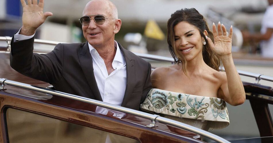 Jeff-Bezos-Lauren-Sanchez--62825-f80f90a2a2c146518b5406485cb1ac4d