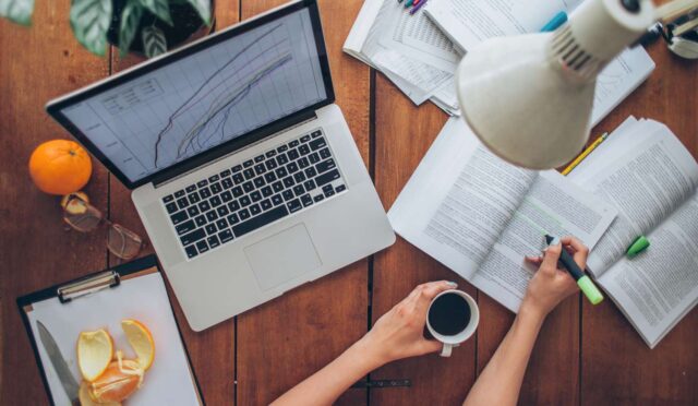 Stocksy_txpd9fdc75f3oI100_Medium_633655-58627d583df78ce2c308dbbc